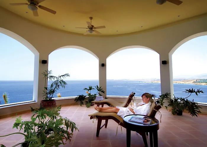 Reef Oasis Blue Bay & Resort
